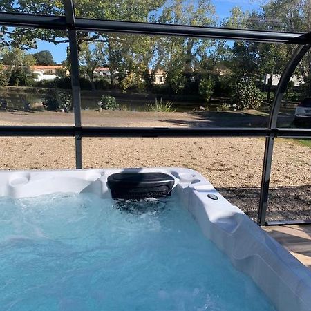 Maison Avec Jacuzzi Proche Plages Avrillé 外观 照片